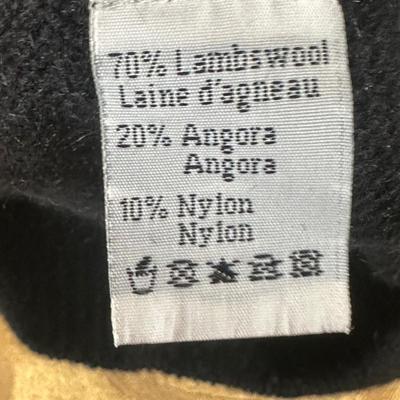 LOT 399: Women’s Hats, Shoulder Bags & More!