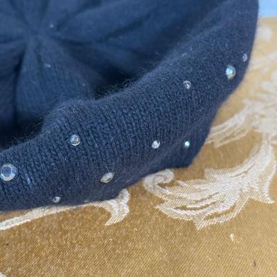 LOT 399: Women’s Hats, Shoulder Bags & More!