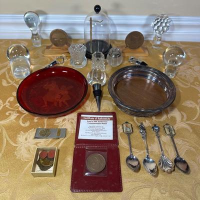 LOT 401: Sterling silver Money Clip, Israel Coins, Home Decor & More