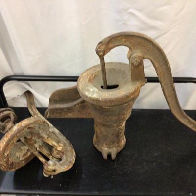 Cast Iron Water Pump with Extra Lid and Pump Arm