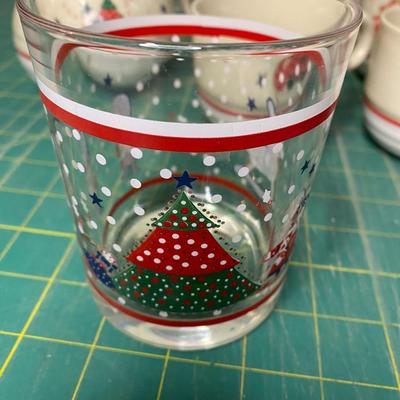 EPOCH Holiday Joy 8200 Dishes