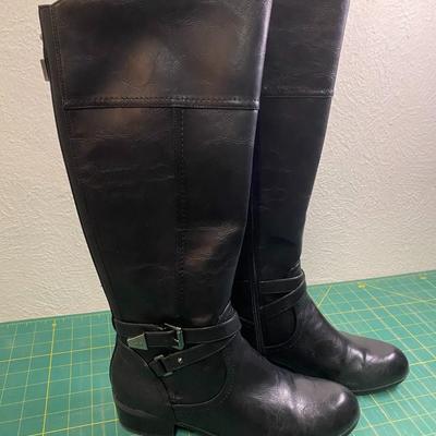 Black Coach and Four Boots