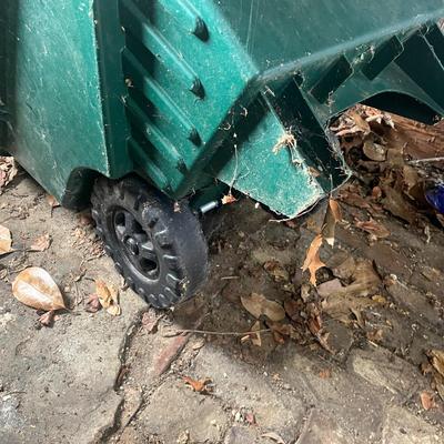 Garden Cart, Garbage Can & Yard Tools (G-MG)