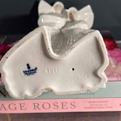 Lladro Flying Nuns Figure - White Gloss Porcelain 