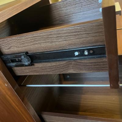 Wood & Metal Desk With Attached File Cabinet (UO-MG)
