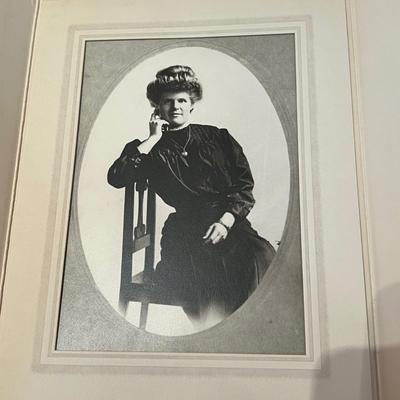 Black & White Vintage Photographs (D-RG)