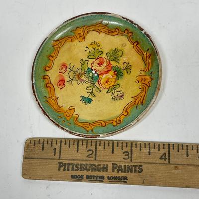 Vintage Occupied Japan Small Round plates or coasters Paper Mache 4 pc set