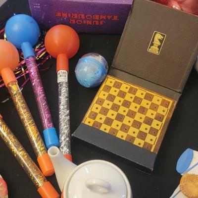 Miscellaneous miniature tea set plus