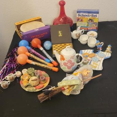 Miscellaneous miniature tea set plus