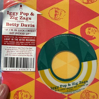 Huge Collection Of 45’s & More (D-RG)