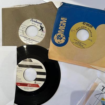 Huge Collection Of 45’s & More (D-RG)