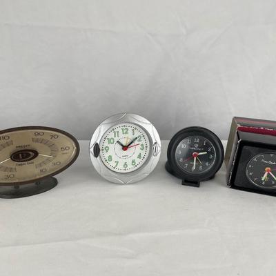 Collection of vintage clocks
