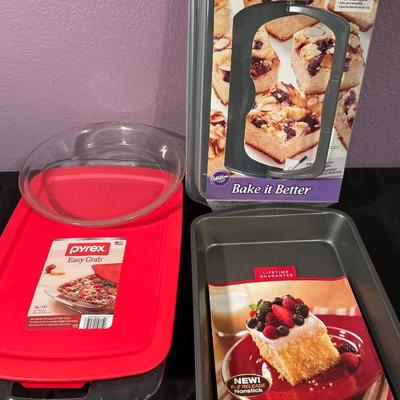 NEW 9x13 pans & glass pie plate