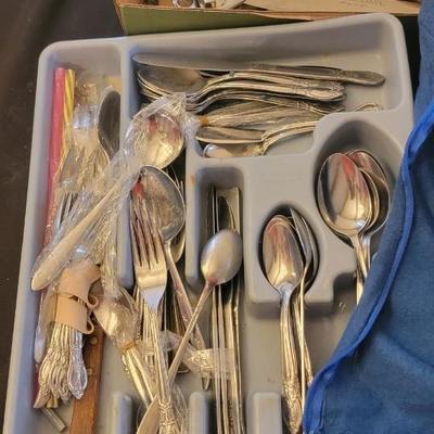 Hagerty zippered flatware liner, misc flatware and utensils