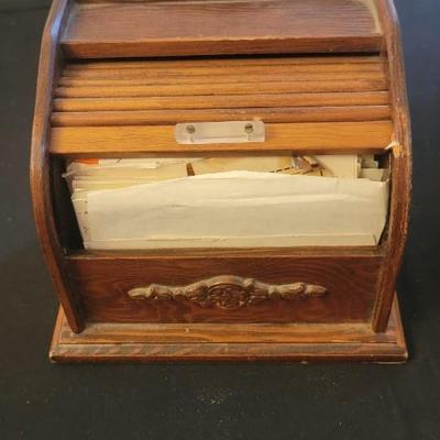 Assortment vintage cookbooks and receipes