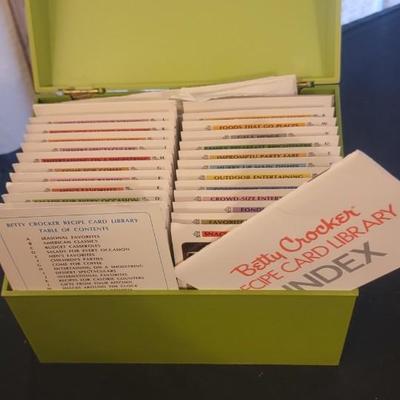 Assortment vintage cookbooks and receipes