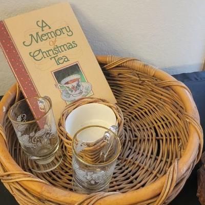 Raw wood lazy susan, chip n dip basket