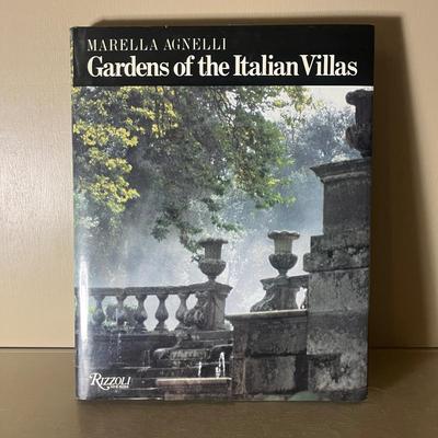 Architectural Books (D-MG)