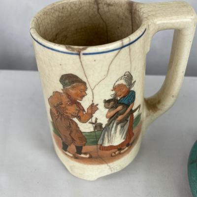 Roseville mug & music box powder trinket box