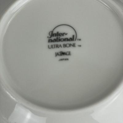 International Ultra Bone “Jazzage” China set