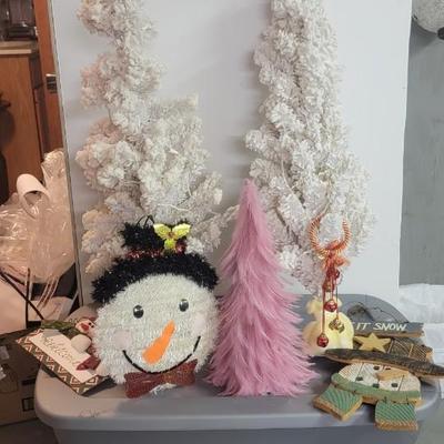 Vtg flocked trees, door hangers