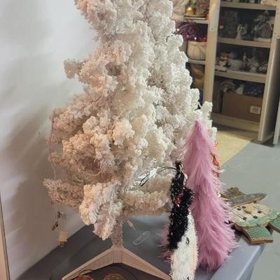 Vtg flocked trees, door hangers