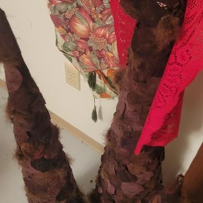 Stackable brown trees with lace runners