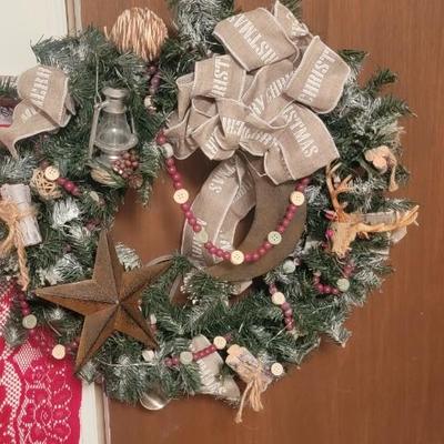 Tree, wreath, bird decor