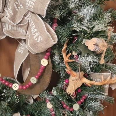 Tree, wreath, bird decor