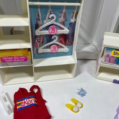 Vintage 1982 Barbie Fashion Doll Pink Trunk #1004 By Mattel