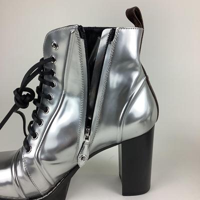 109 LOUIS VUITTON 'Spaceship' Star Trail Ankle Boots Size 41