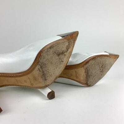 111 LOUIS VUITTON White Leather Urban Twist Pointed Pumps Size 41