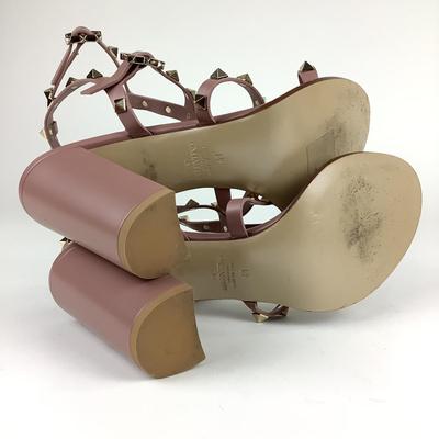 114 VALENTINO Rockstud Blush Calfskin Sandals Size 41