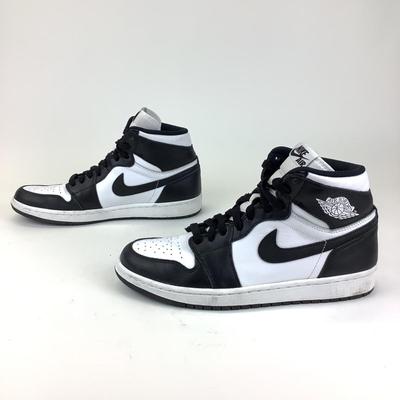 136 NIKE Air Jordan 1 Retro High OG Size 9