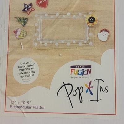 NIB Glass Fusion PopIns platter. NIB set of 3 snowmen