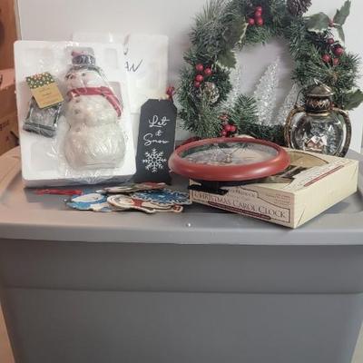 Hallmark Snowman, wreath, Kinkade clock