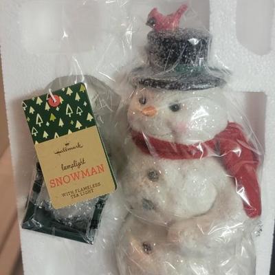 Hallmark Snowman, wreath, Kinkade clock
