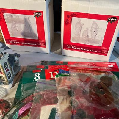 Christmas trays, LED nativities, etc