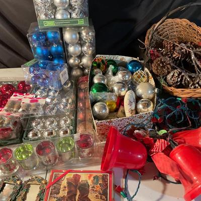 Ornaments & decor