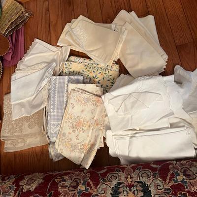 Big Lot Vintage & Contemp. Table Linens - Table Cloths, Napkins, Placemats, Runners, Lace, Seasonal