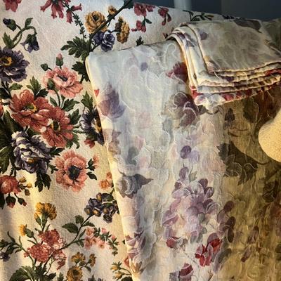 Big Lot Vintage & Contemp. Table Linens - Table Cloths, Napkins, Placemats, Runners, Lace, Seasonal