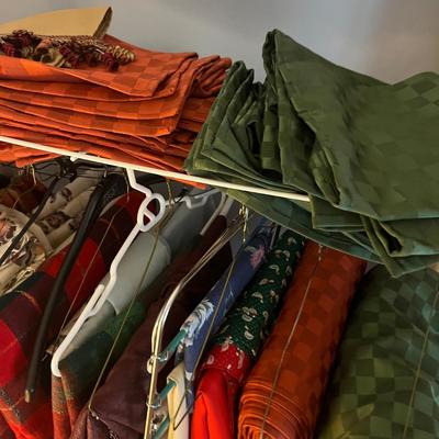 Big Lot Vintage & Contemp. Table Linens - Table Cloths, Napkins, Placemats, Runners, Lace, Seasonal