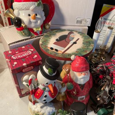 Christmas fun! 4 snowman mugs, red & clear candle glass sconce