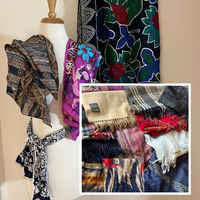 Lot of Scarves - Christian Dior, Wool, Silk, Cashmere