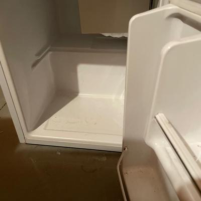 Small magic chef fridge