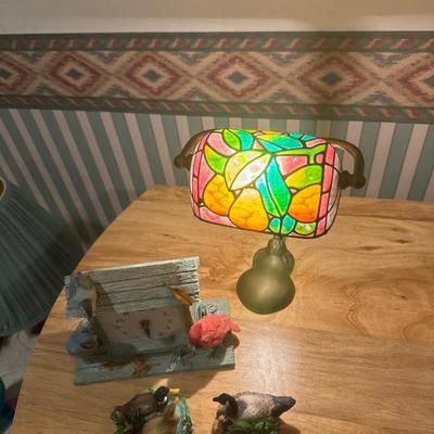Geese ducks birds and lamp decor