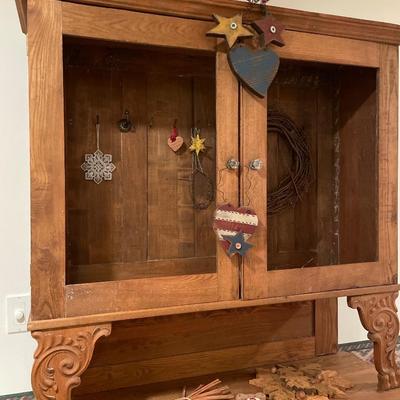 Unique hutch