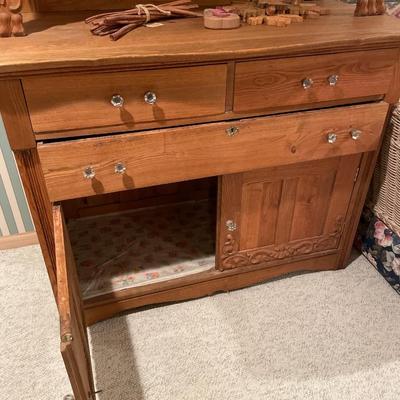 Unique hutch