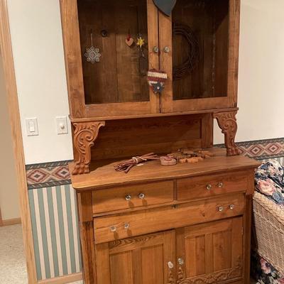 Unique hutch