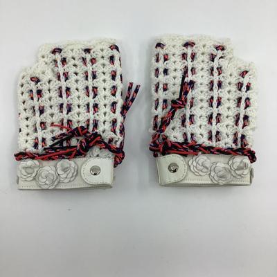 195 CHANEL White & Multicolor Knitted Fingerless Gloves Size 7